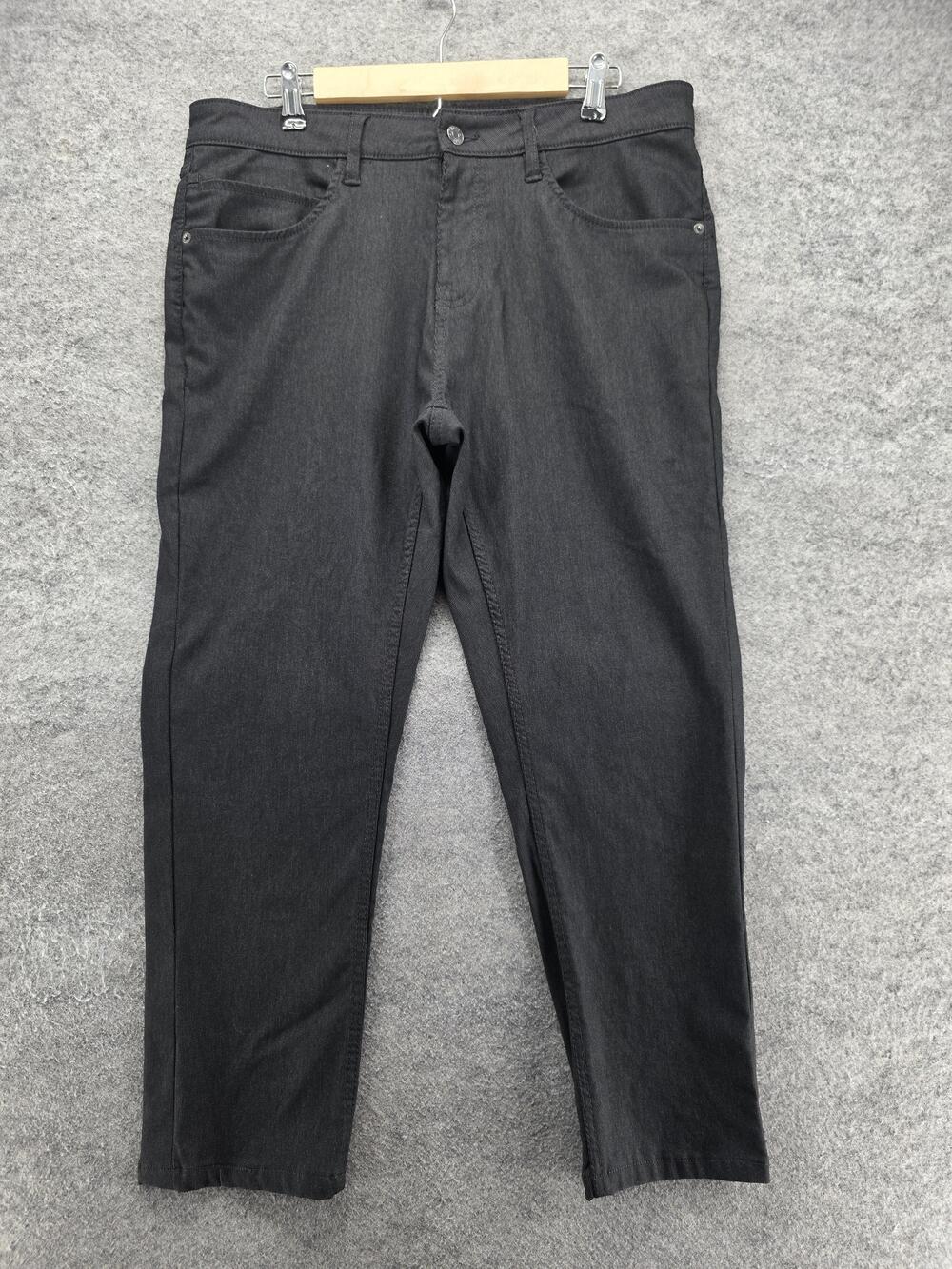 IZOD Pants Mens 34x30 Black Chino Straight Fit Stretch Advantage Performance